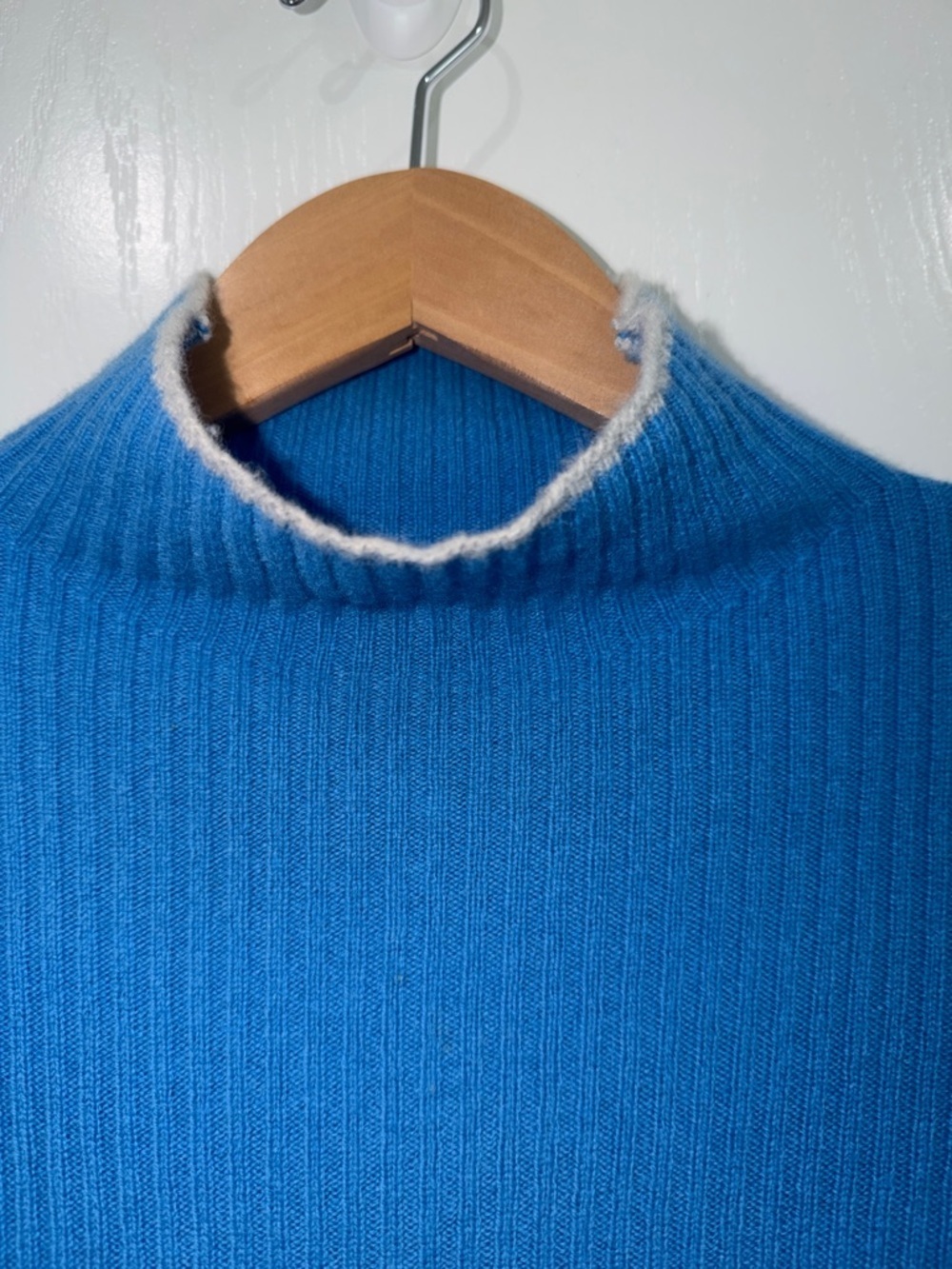 Pure Amici 100% cashmere  Bright Blue Ribbed Turtleneck with Light Gray Cuffs XS - Picture 3 of 7